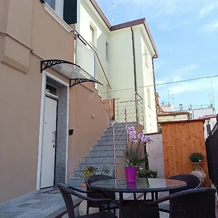 Arcobaleno Mestre-venezia Апартаменты *